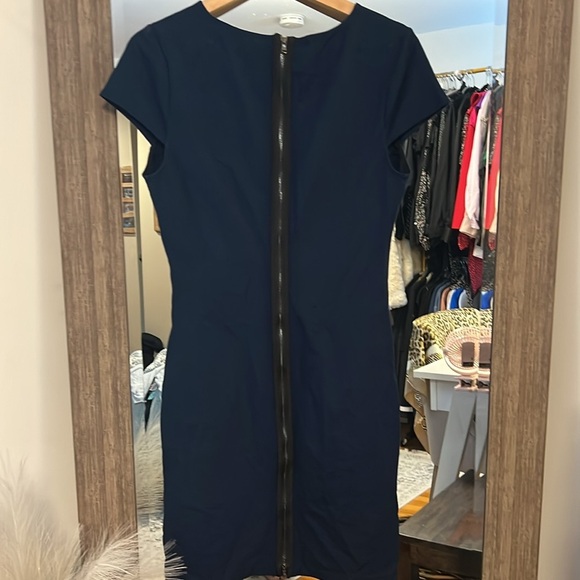 Stretchy navy dress with gorgeous zipper in back - Picture 5 of 6